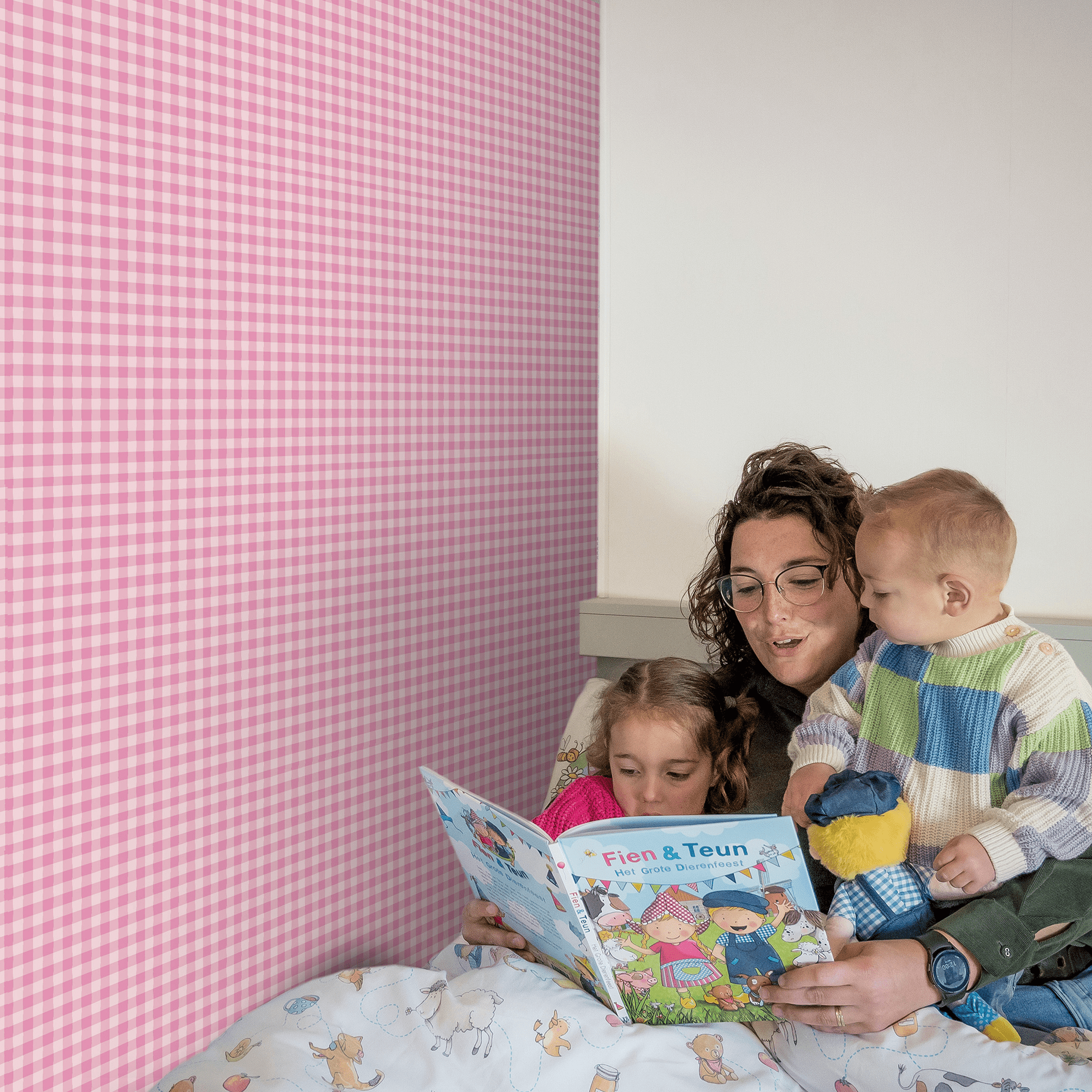 Fien & Teun - Behang Boerenruit roze - Van Hoorne Shop