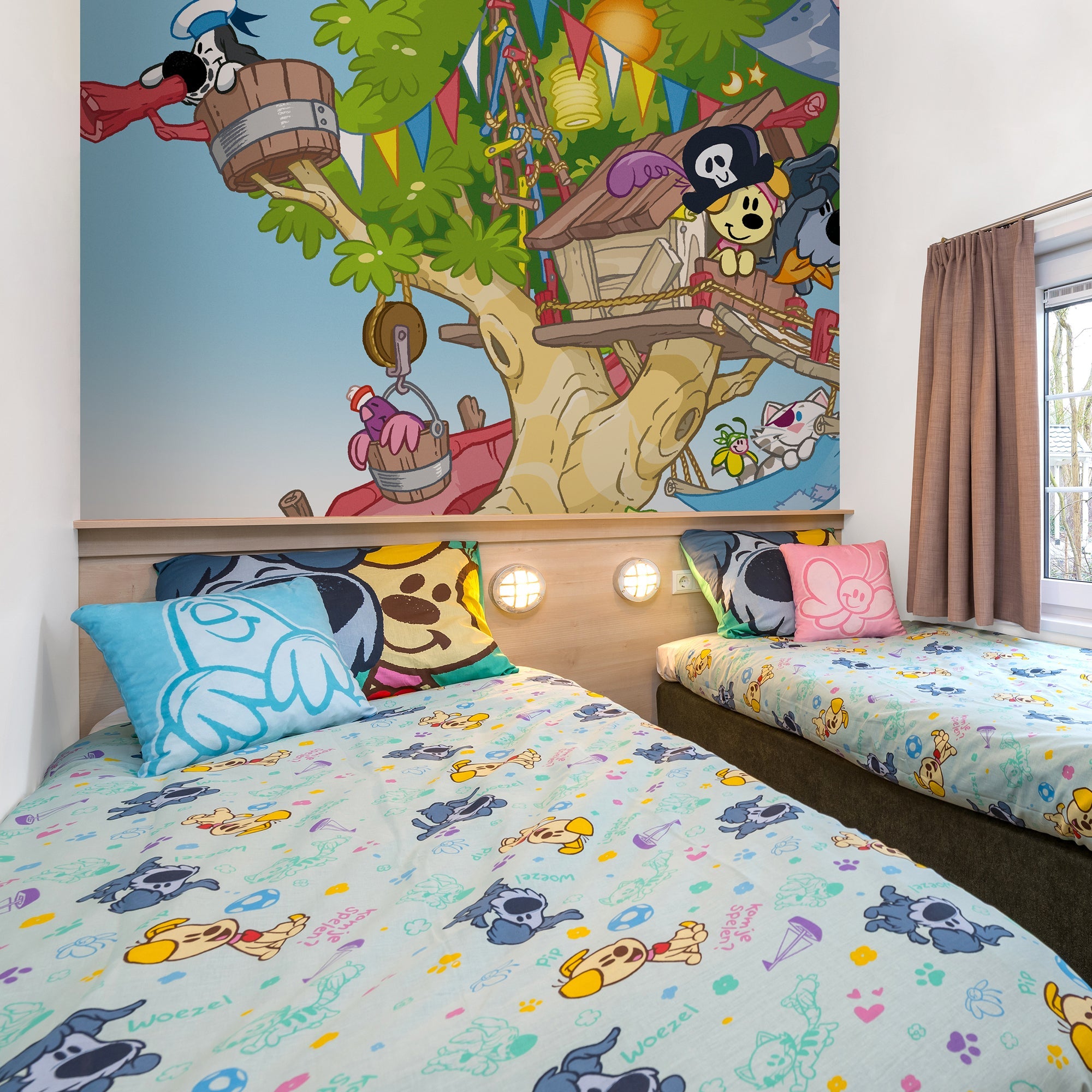 Woezel & Pip - Fotobehang Boomhut - Van Hoorne Shop